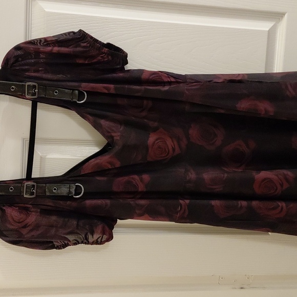 KILLSTAR 3XL EBON ROSE SHORT SLEEVES RED ROSES HAS POCKETS - Picture 17 of 17